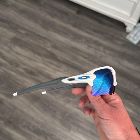 Oakley Flak Sunglasses ⛳️ - Picture 2 of 5